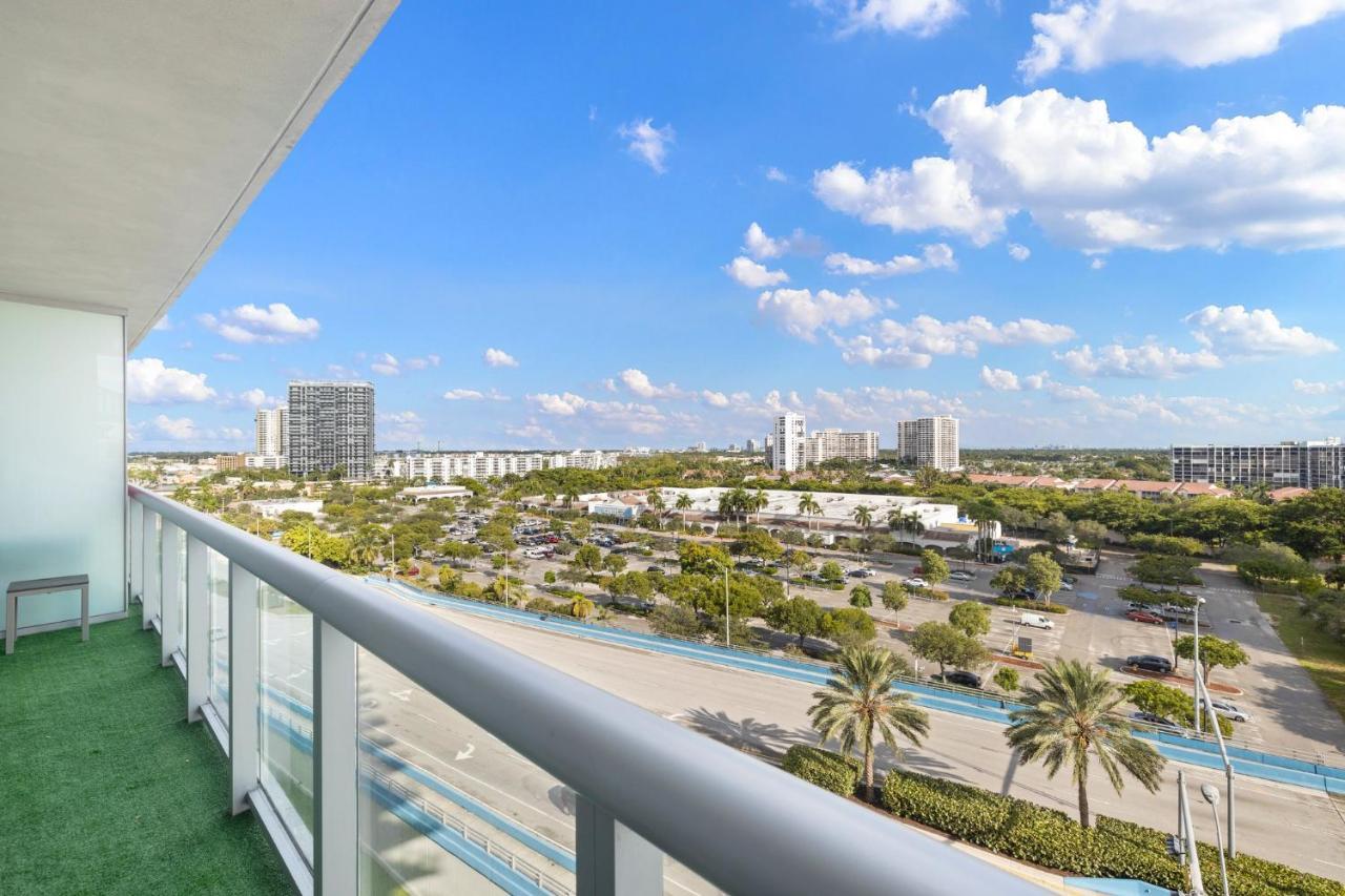 Beachwalk Resort Hotel Hallandale Beach Exterior photo